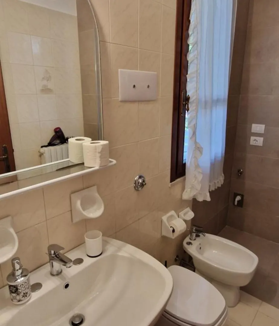 Elisa Holidays Apartments Puegnago del Garda 0*,  Italy