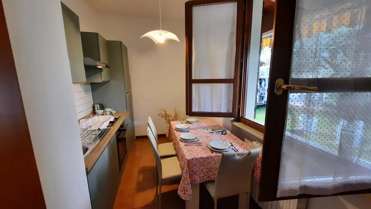 Elisa Holidays Apartments Puegnago 0*,